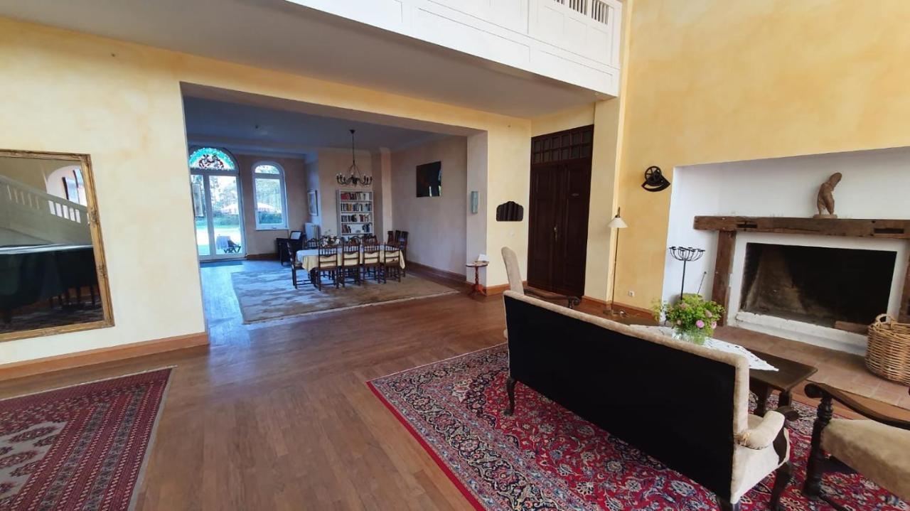 Schloss Lelkendorf Apartment Ulrichshusen Maisonette Fewo Mecklenburger Seenplatte Mit Dachterrasse Naehe Ostsee Eksteriør bilde
