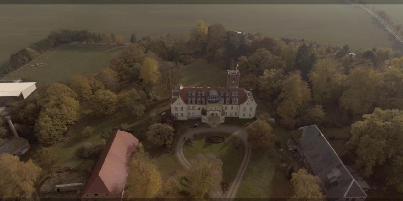 Schloss Lelkendorf Apartment Ulrichshusen Maisonette Fewo Mecklenburger Seenplatte Mit Dachterrasse Naehe Ostsee Eksteriør bilde